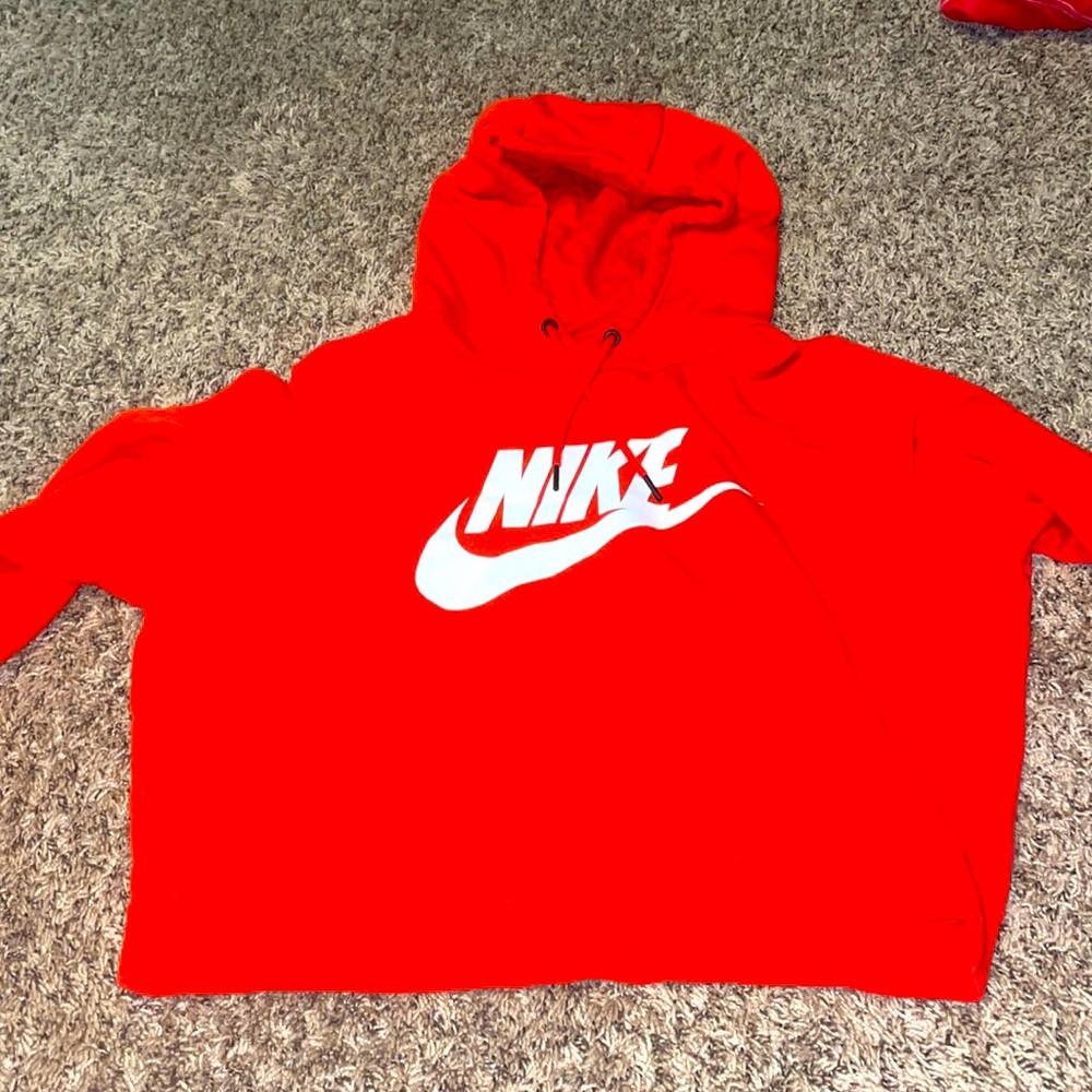 nike cropped sweatshirt